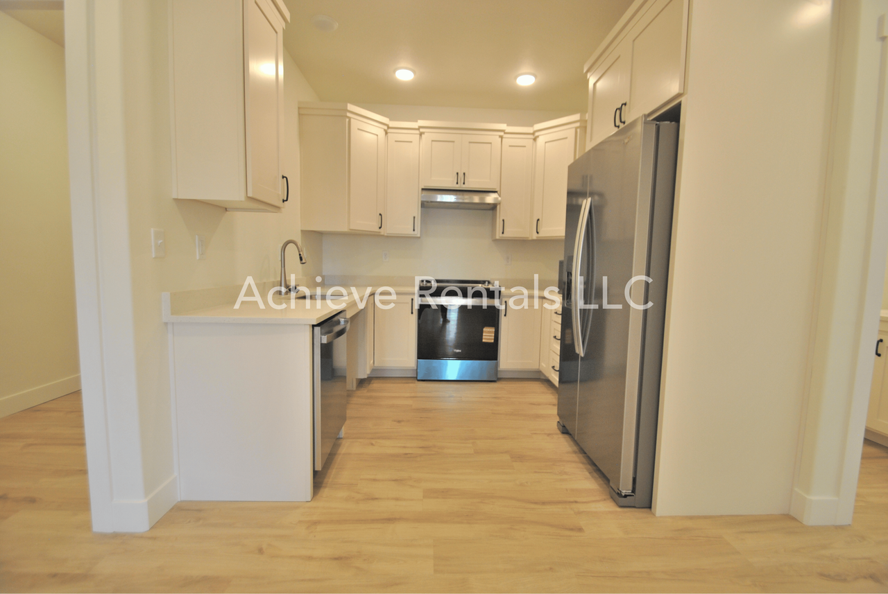 1593 North 110 West - Photo 6 of 16