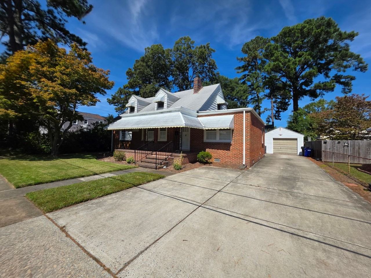 104 Conway Ave - Photo 2 of 27