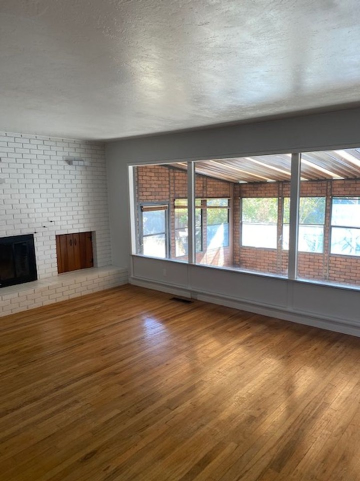 1703 Ridge Dr - Photo 3 of 16
