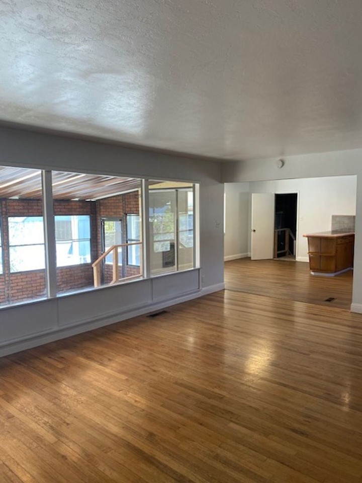 1703 Ridge Dr - Photo 4 of 16