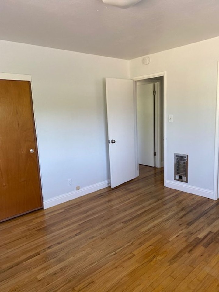 1703 Ridge Dr - Photo 6 of 16