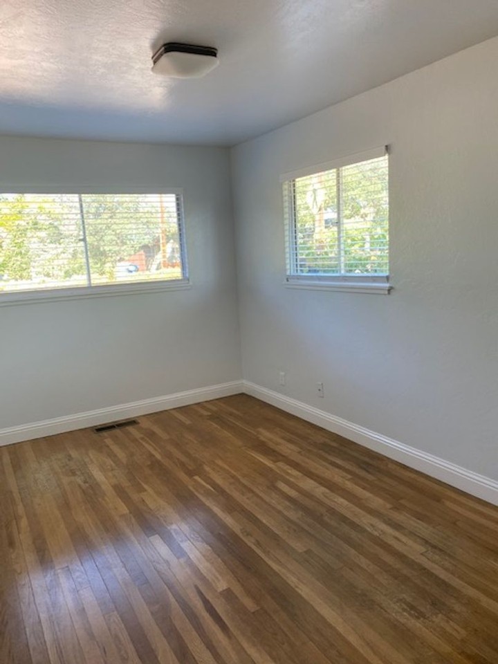1703 Ridge Dr - Photo 7 of 16