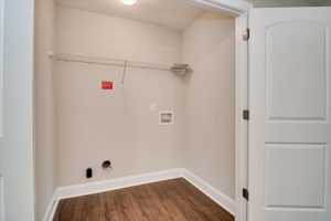 featured image of 4210 Valencia Ln