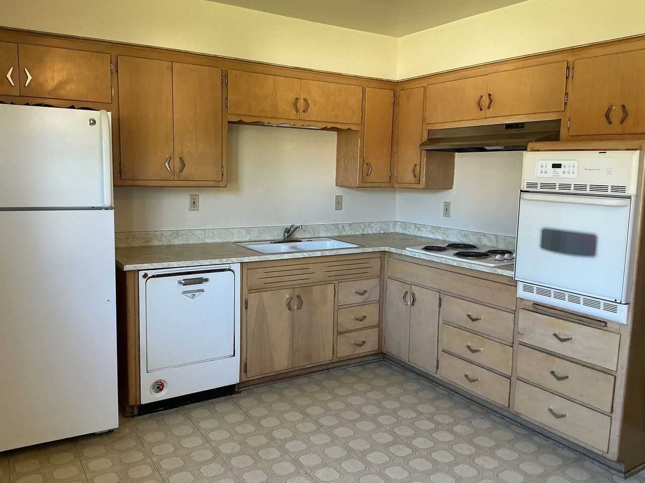 4446 N 84th St - Photo 2 of 10