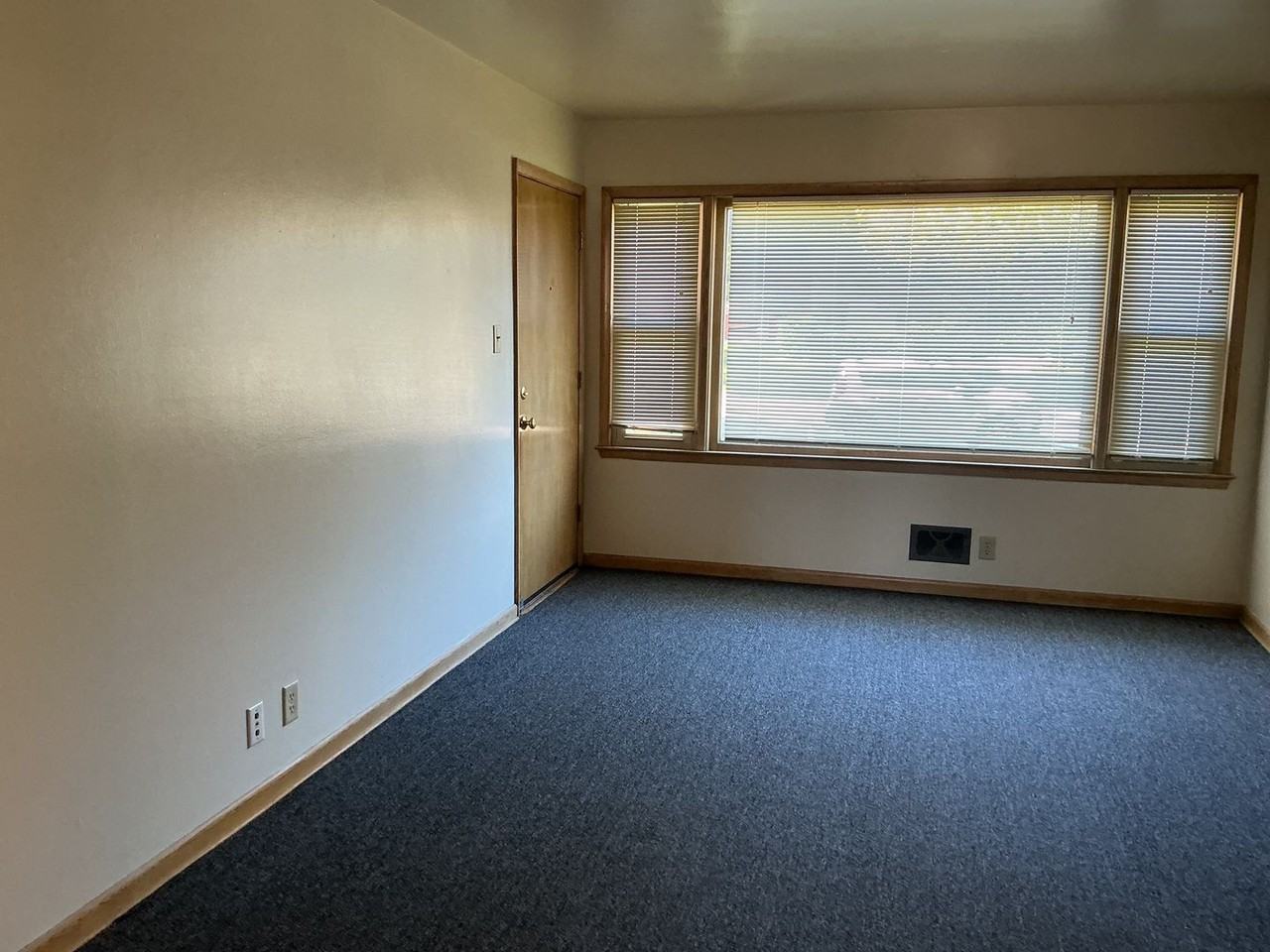 4446 N 84th St - Photo 3 of 10