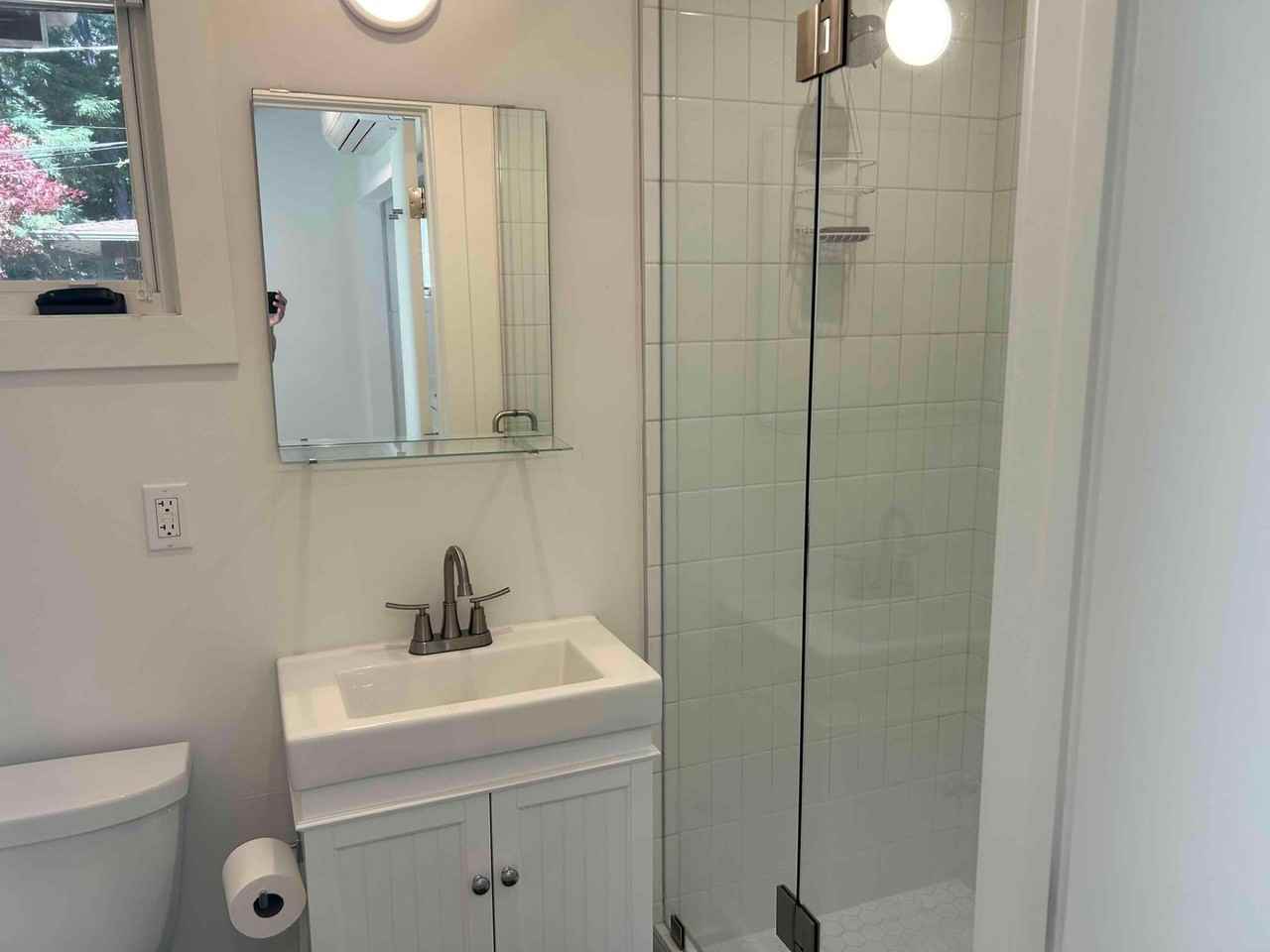 486 Throckmorton Ave - Photo 5 of 6