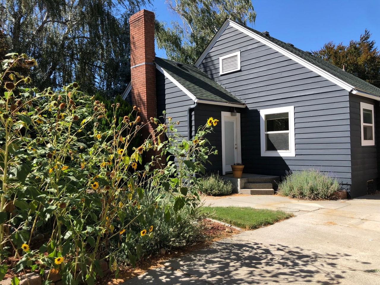 941 Highland Dr - Photo 2 of 5