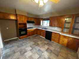 featured image of 253 Leeward Ave