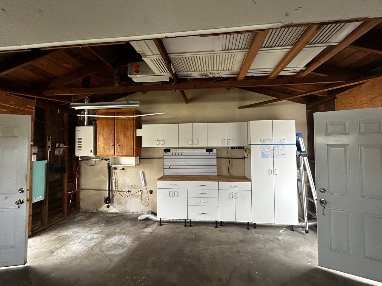 253 Leeward Ave - Photo 3 of 12