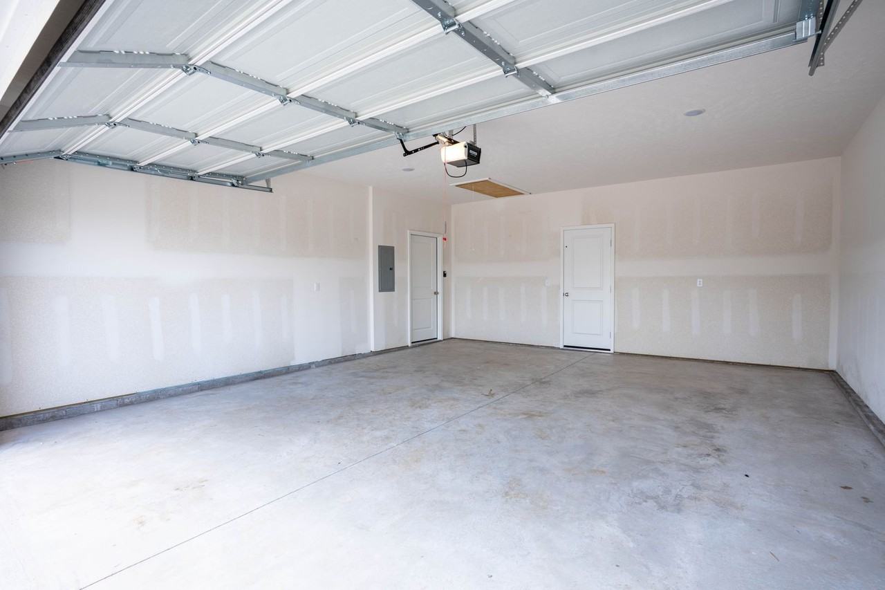 1732 Cash Dr - Photo 2 of 30