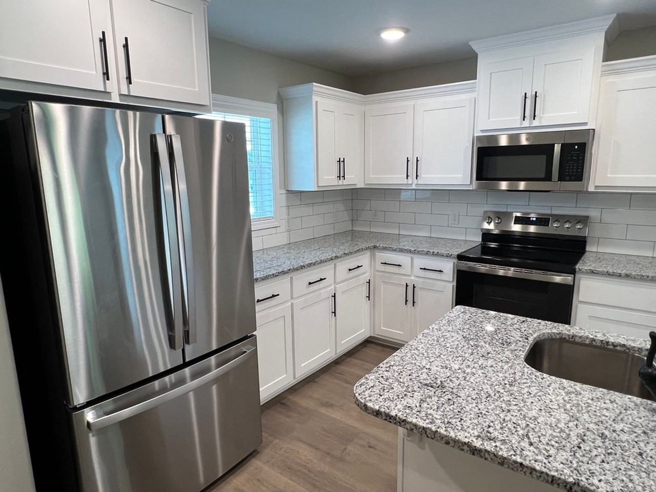 403 Madison Ave - Photo 5 of 19