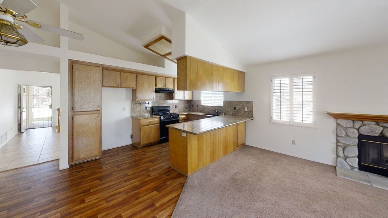 35582 Penrose Ln - Photo 2 of 15