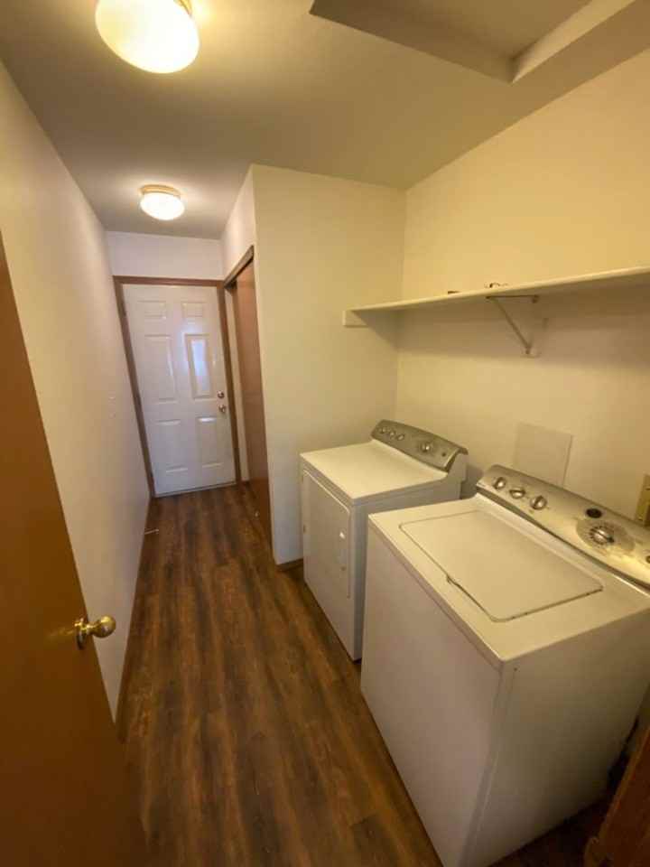 1747 W Marigold Ct - Photo 3 of 6