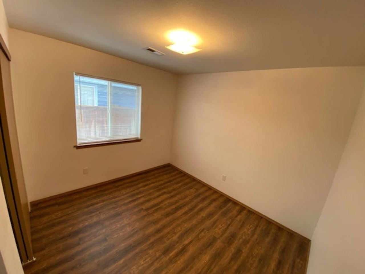 1747 W Marigold Ct - Photo 6 of 6