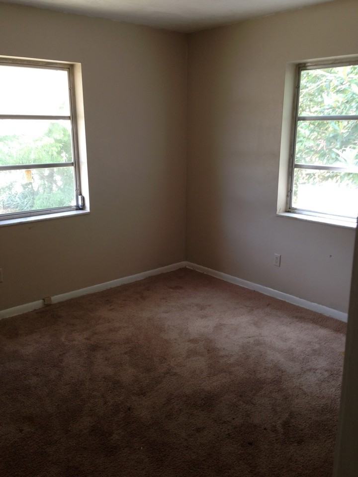 2331 Hadley St - Photo 7 of 14