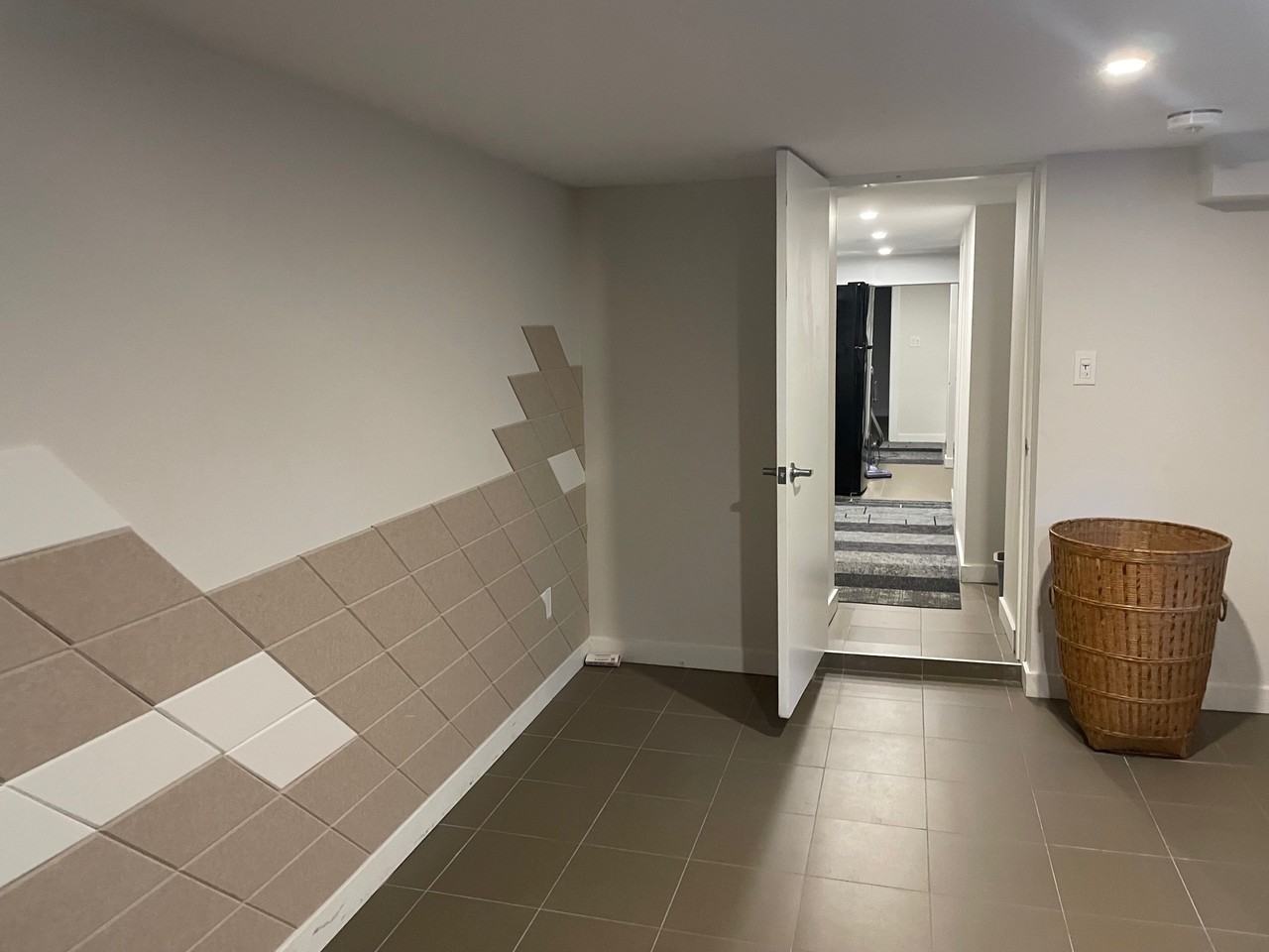 986 Saint Clarens Avenue - Photo 3 of 17