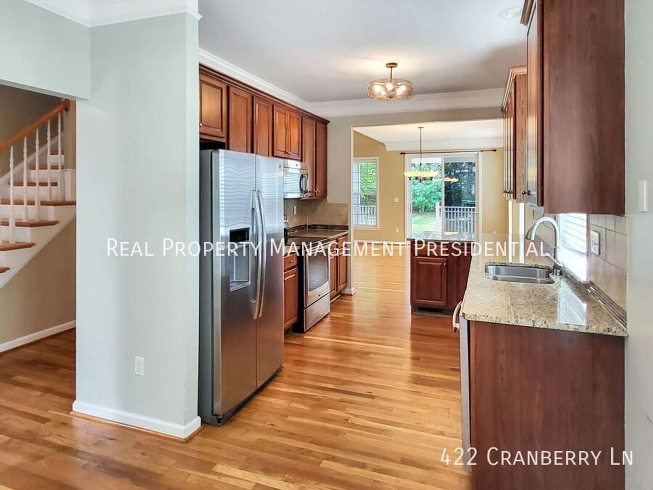 422 Cranberry Ln - Photo 3 of 31