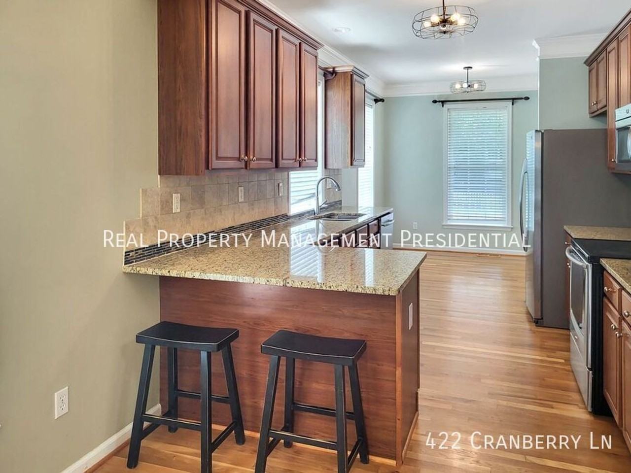 422 Cranberry Ln - Photo 6 of 31