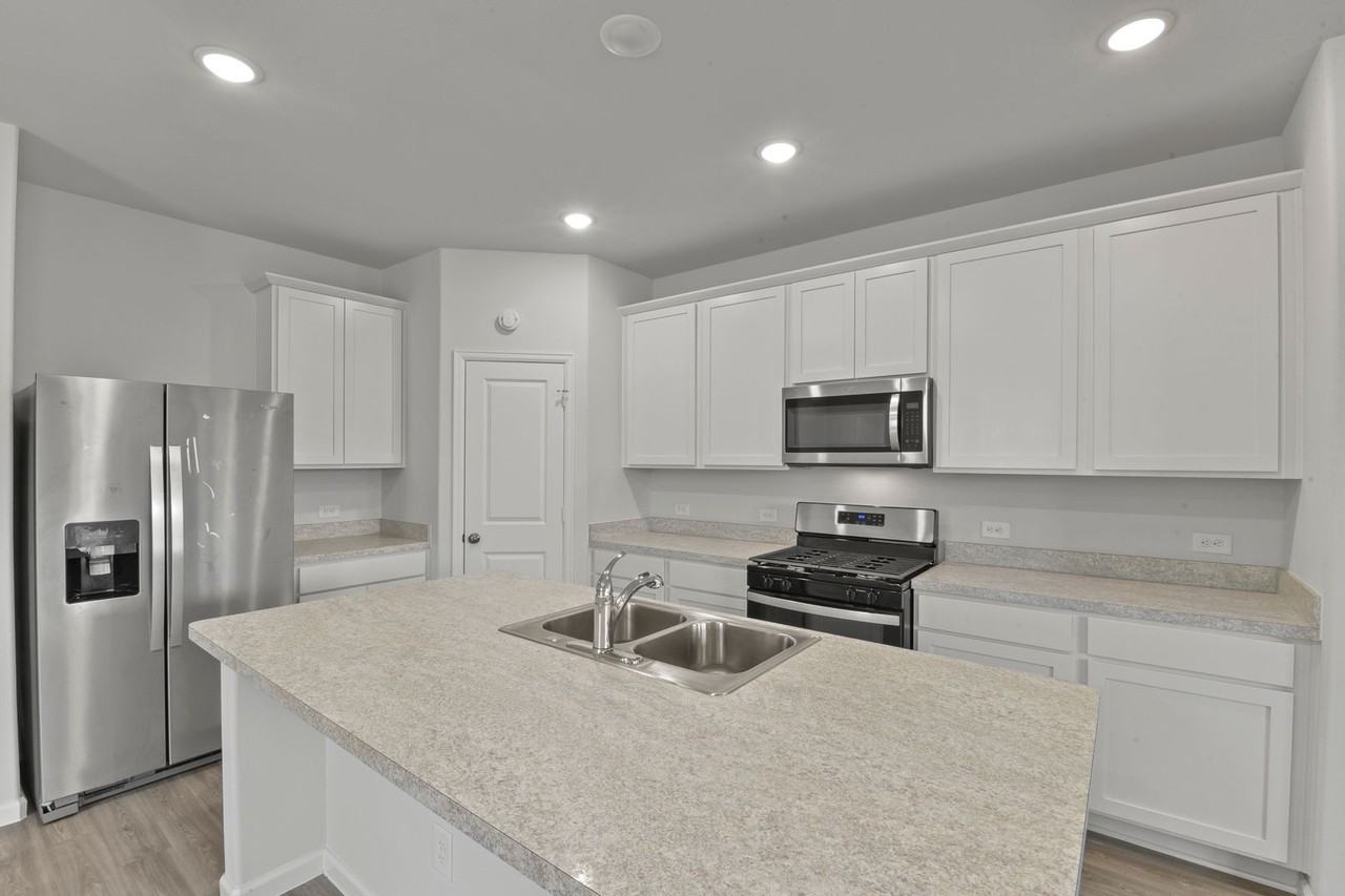 20811 Adventure Way - Photo 5 of 32