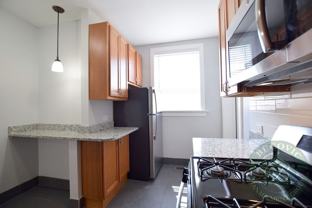 1110 W Glenlake Ave #1stFL - Photo 1 of 1