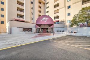 featured image of 1111 Horizon Dr #111