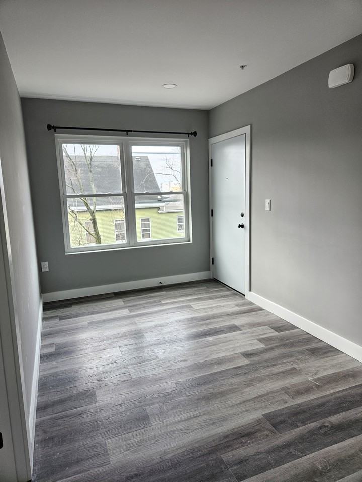 32 Irving St #2 - Photo 2 of 8