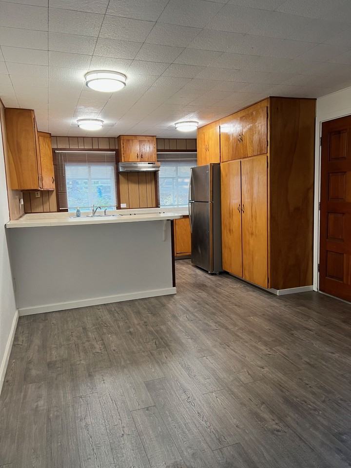 863 Atherton Avenue #NA - Photo 2 of 13