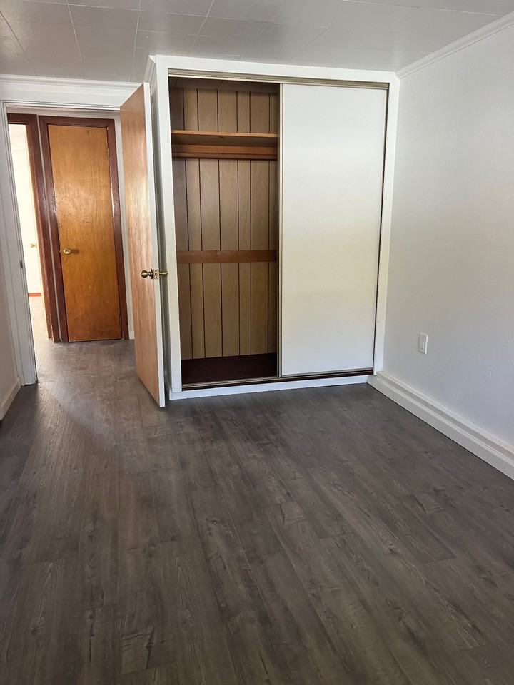 863 Atherton Avenue #NA - Photo 5 of 13