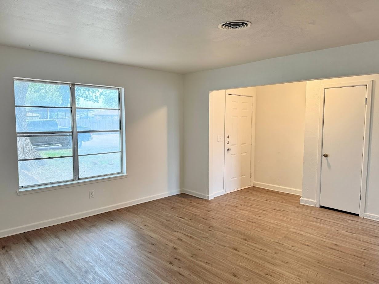 1001 W Beverly Loop #NA - Photo 3 of 29