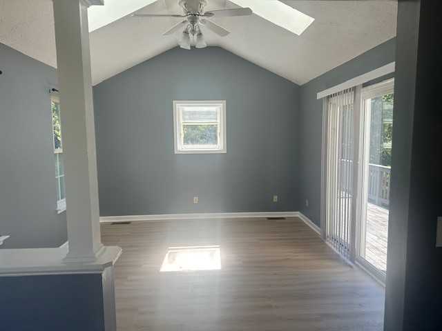 314 Sutton Ct - Photo 3 of 10