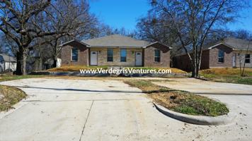 featured image of 706 S Brazos Ave #B