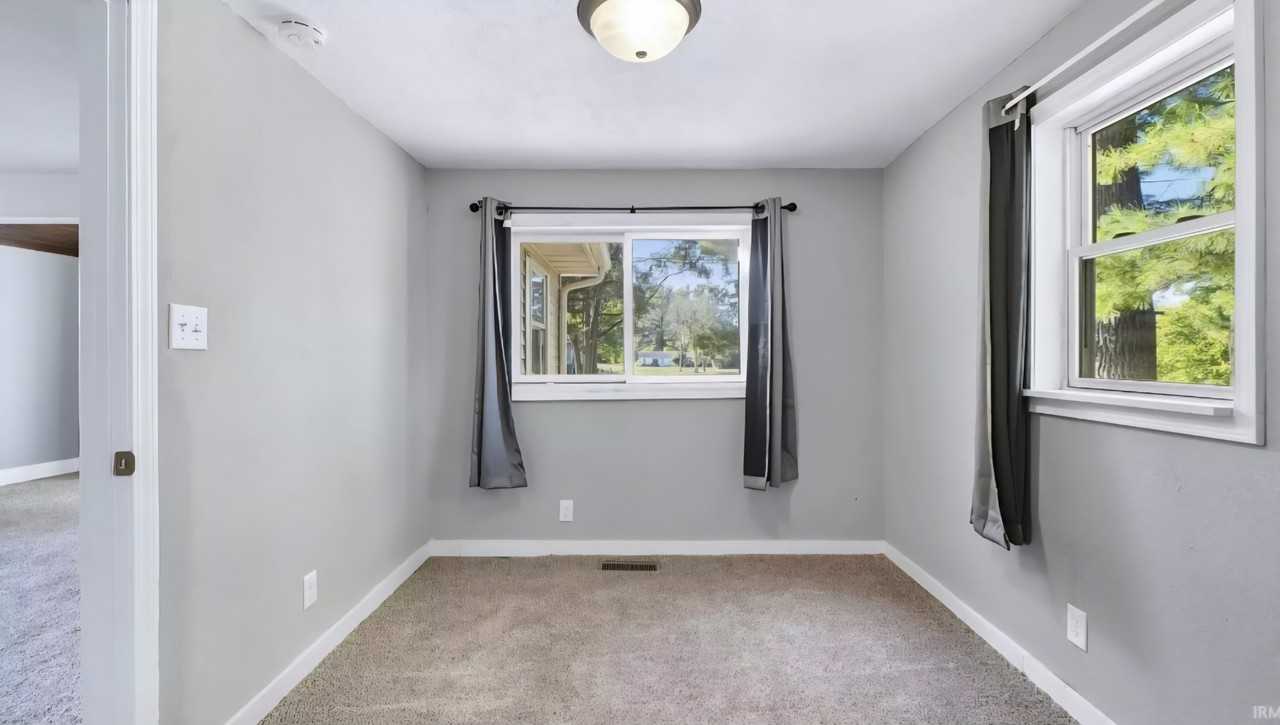 1219 Lawn Ave #NA - Photo 3 of 17