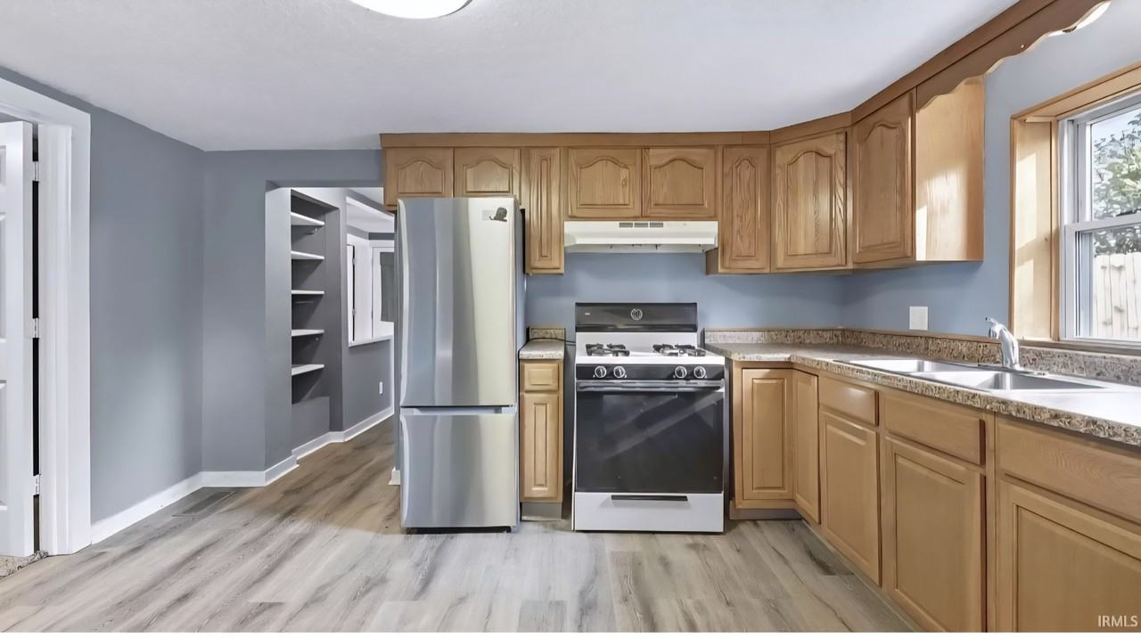 1219 Lawn Ave #NA - Photo 4 of 17