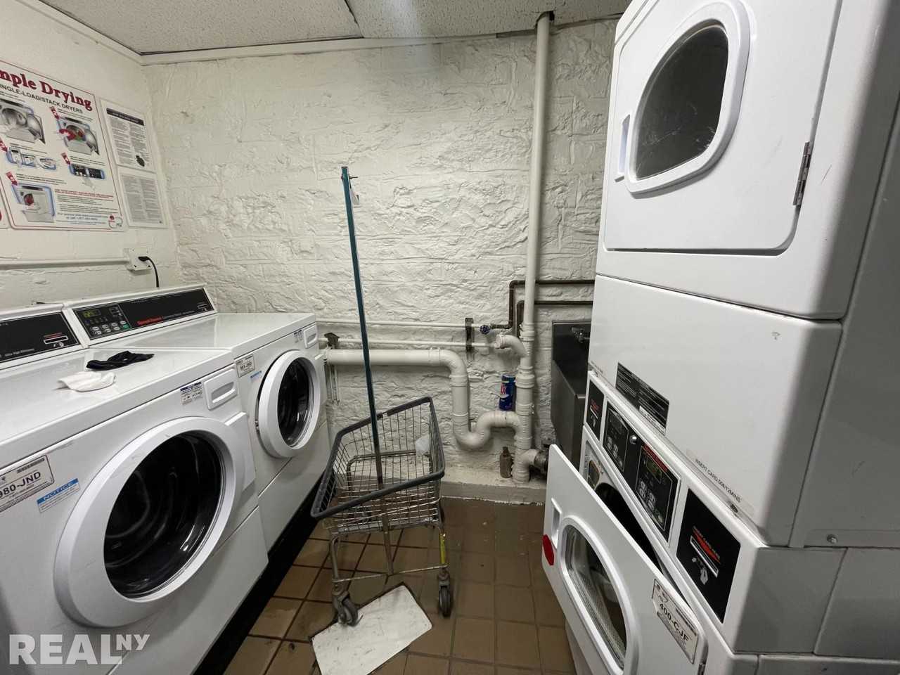 306 E 91st St #2G - Photo 5 of 7