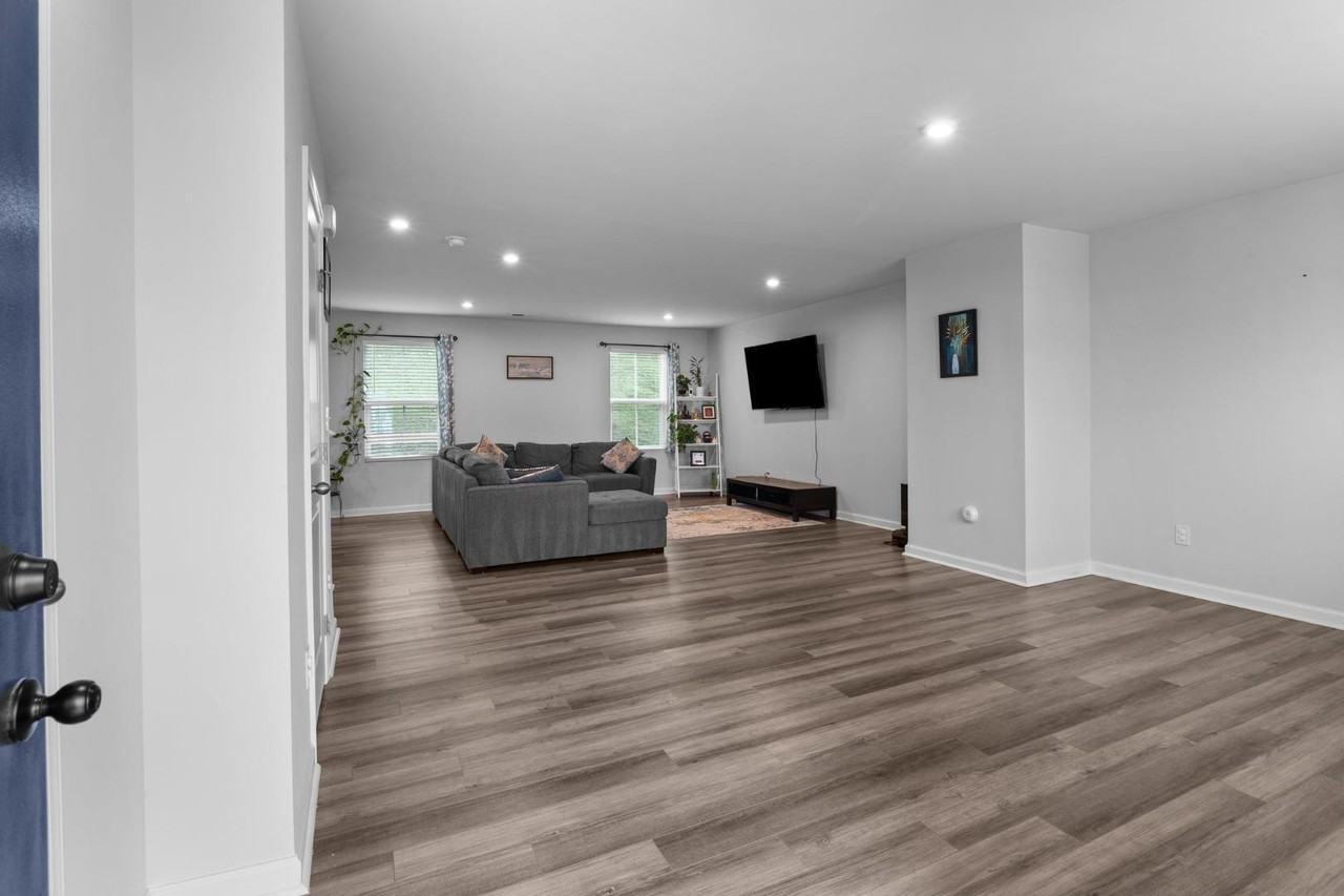 703 Pointe Andrews Dr - Photo 4 of 20