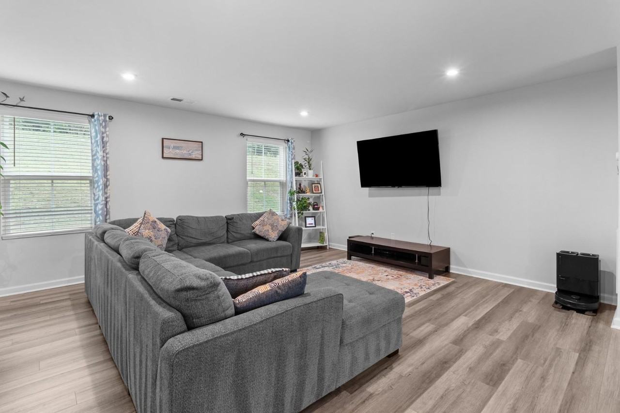 703 Pointe Andrews Dr - Photo 5 of 20