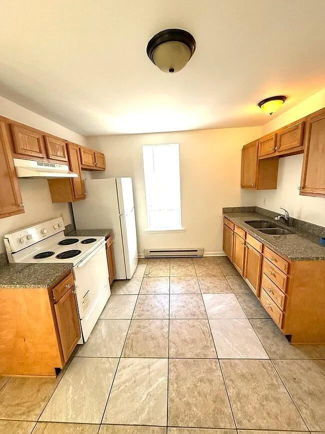 32 S Mulberry St - Photo 3 of 9