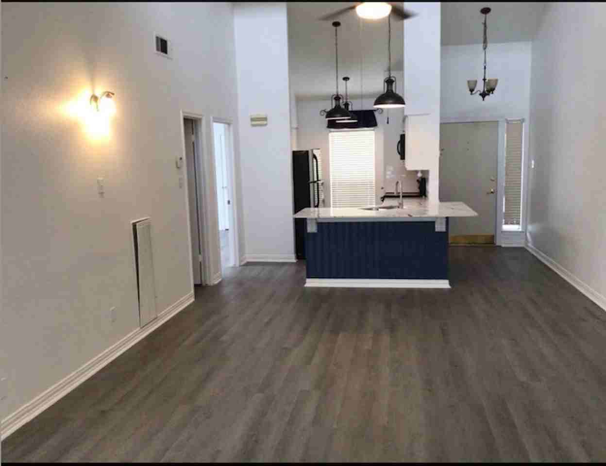 176 April Point Dr N - Photo 2 of 12