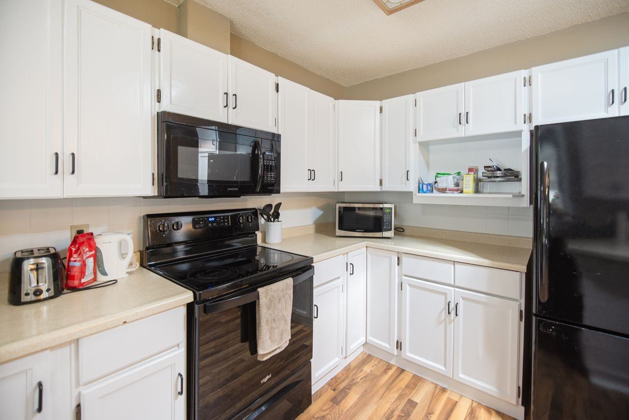 4014 41 Avenue #1 - Photo 3 of 30