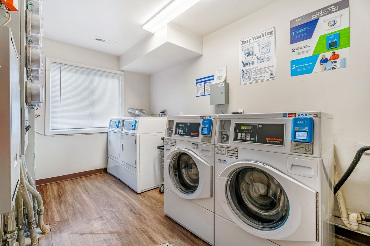 915 Heritage Ct #103 - Photo 7 of 19