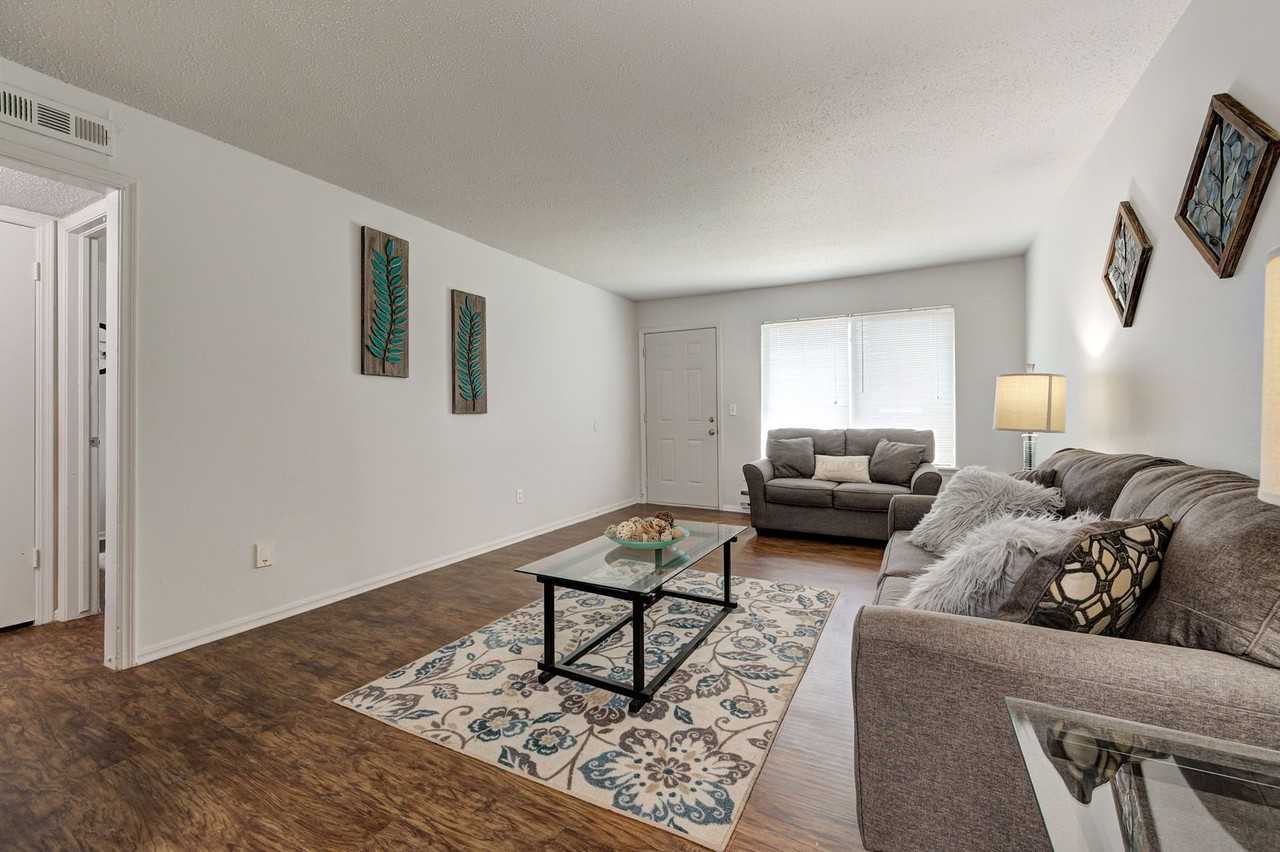 The Shelton Apartments - Photo 4 of 46