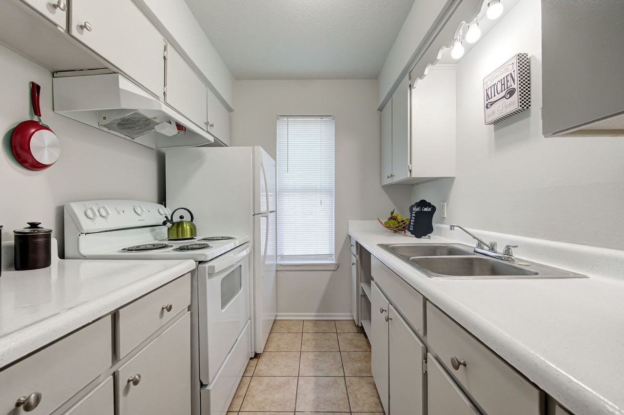 The Shelton Apartments - Photo 7 of 46