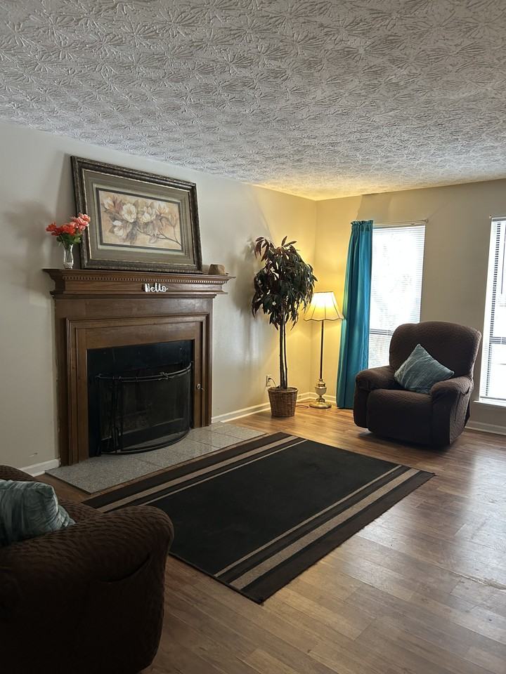 903 Forest Pointe Way - Photo 2 of 11