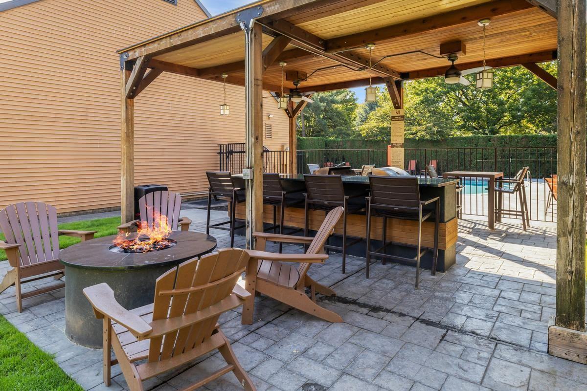 16506 Se 29th St - Photo 3 of 23