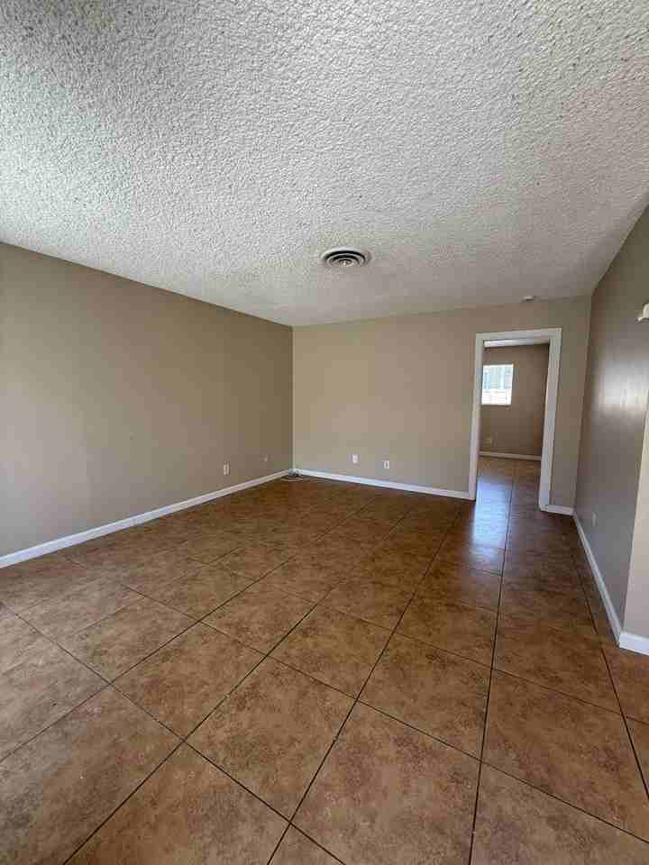 Haley St 2510 - Photo 3 of 27