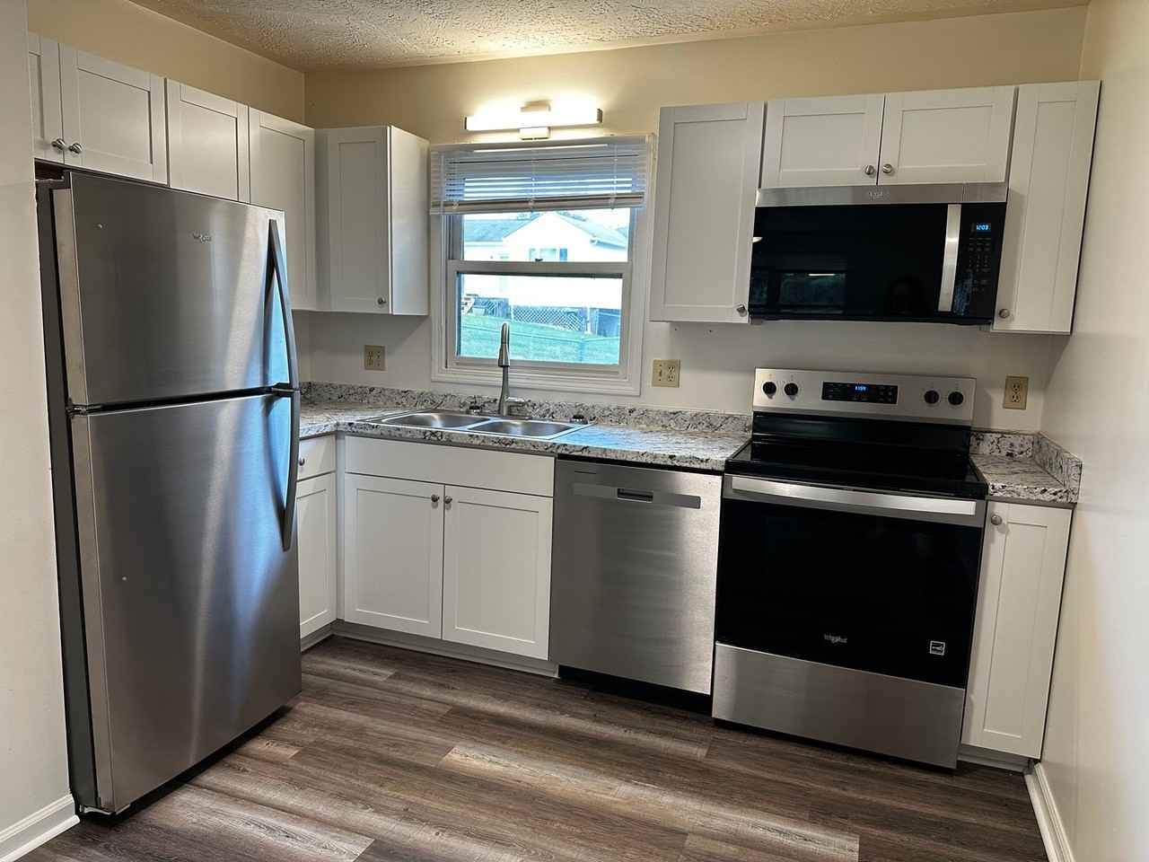 1495 Sandy Cir - Photo 4 of 12