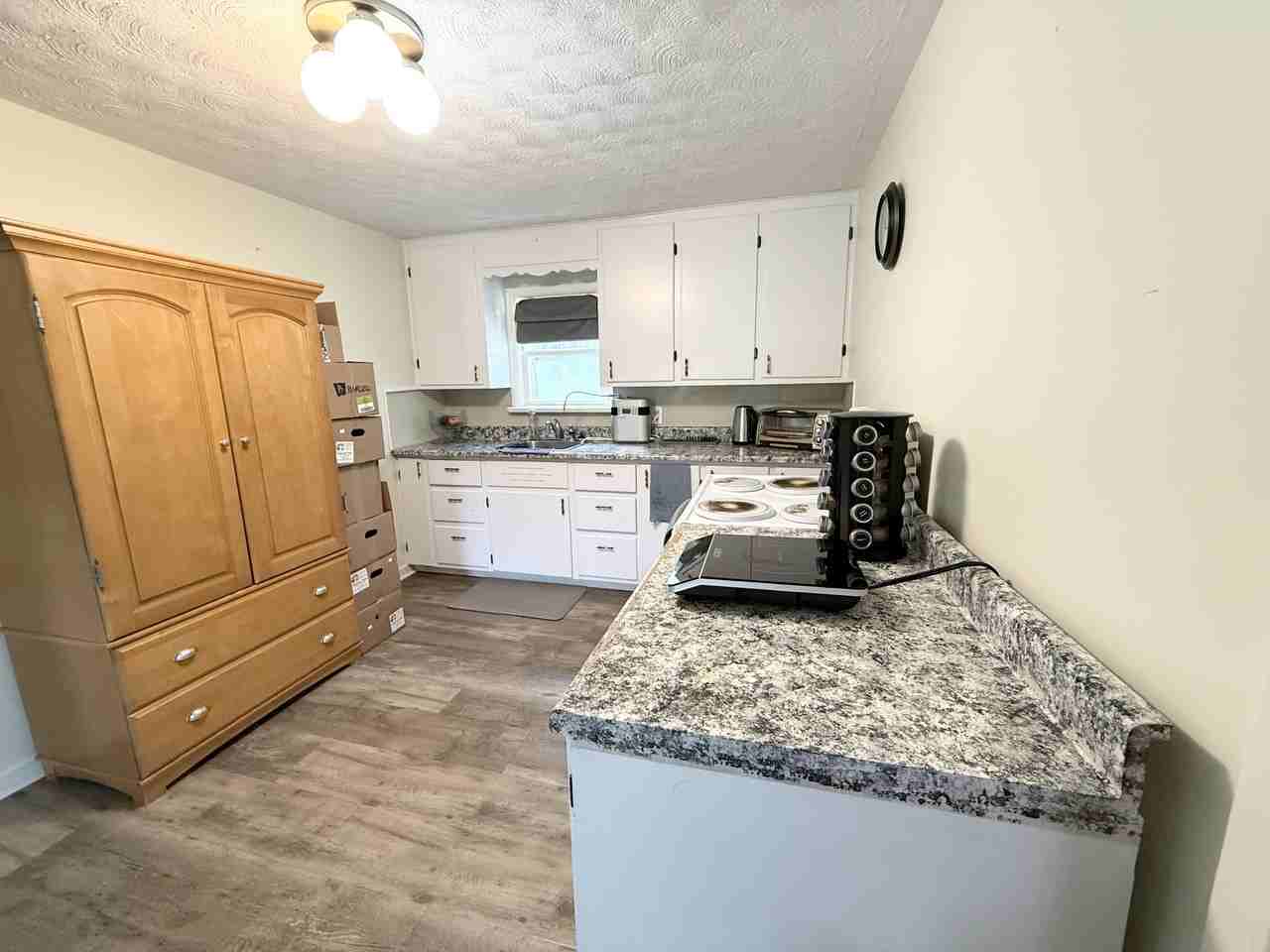 22633 Mull Rd - Photo 3 of 10