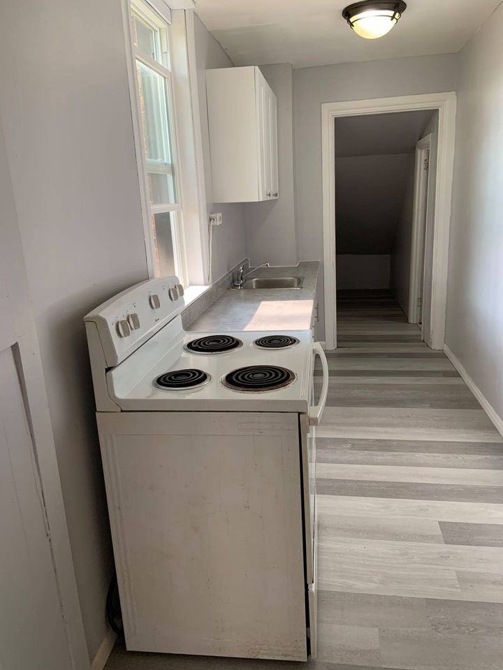 102 Wellington Street East #1 - Photo 4 of 12