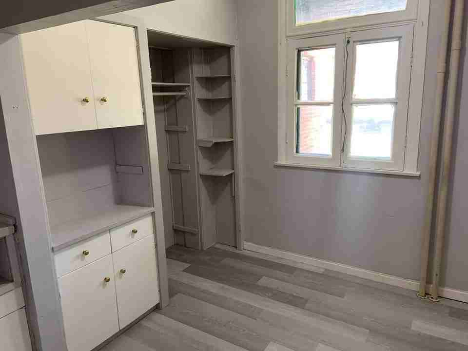 102 Wellington Street East #1 - Photo 6 of 12