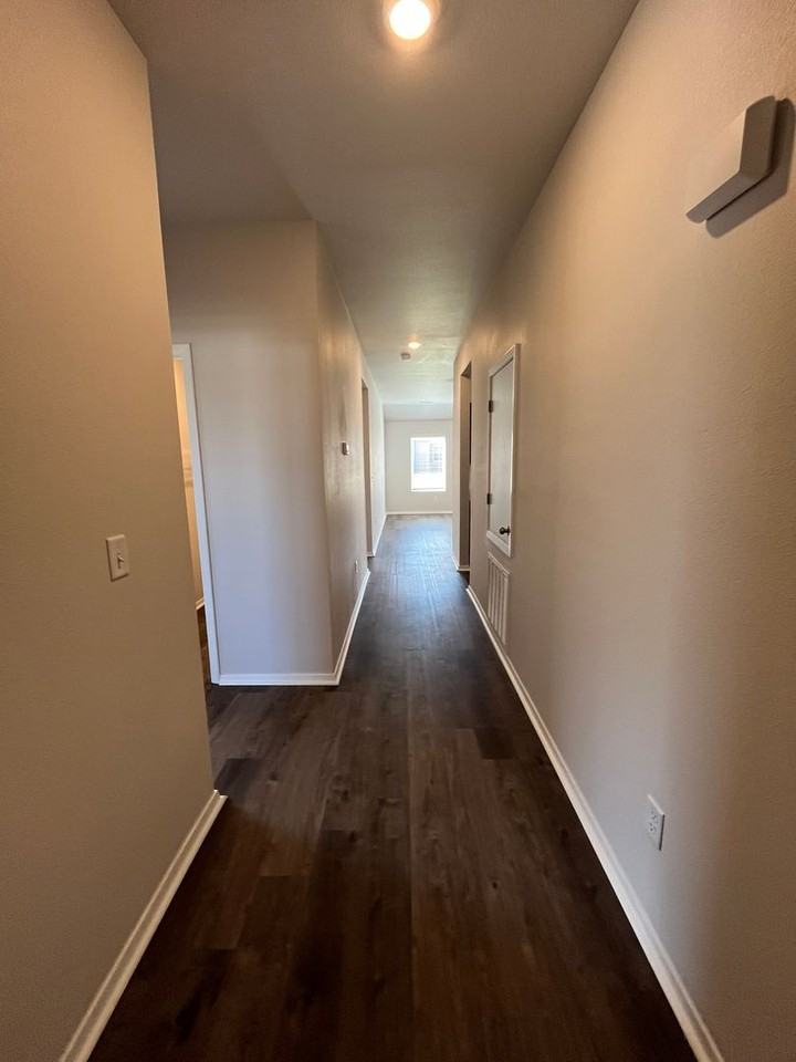 2821 Bass St - Photo 6 of 24